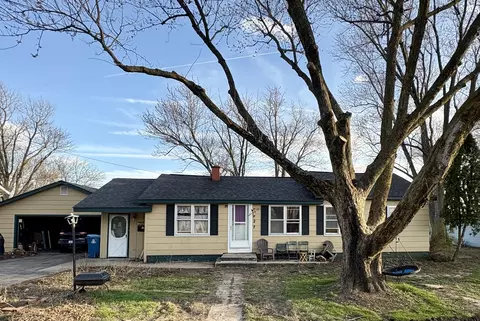 327 W Division, Amboy, IL 61310
