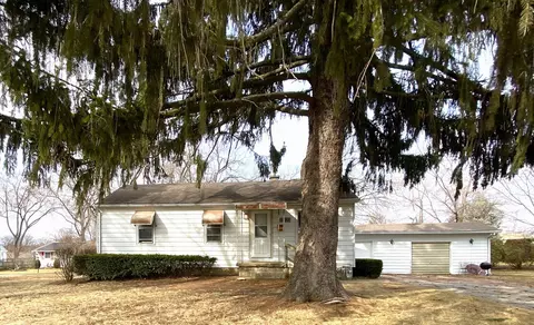 1657 Clay St, Woodstock, IL 60098