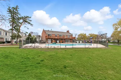 Exterior - 1653 Valley Forge Ct #B, Wheaton, IL 60189 photo 7 of 7