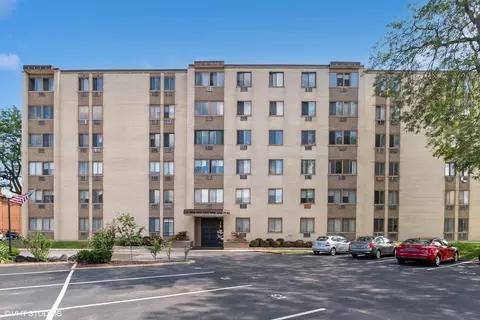 9725 S Karlov Ave #109, Oak Lawn, IL 60453