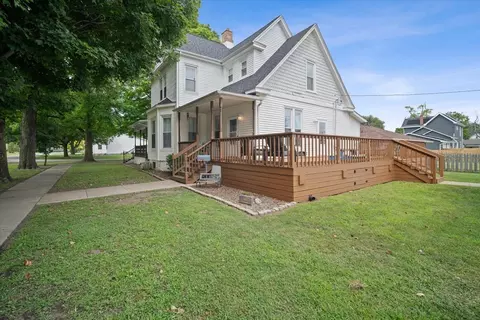101 Elm St, Le Roy, IL 61752 photo 2