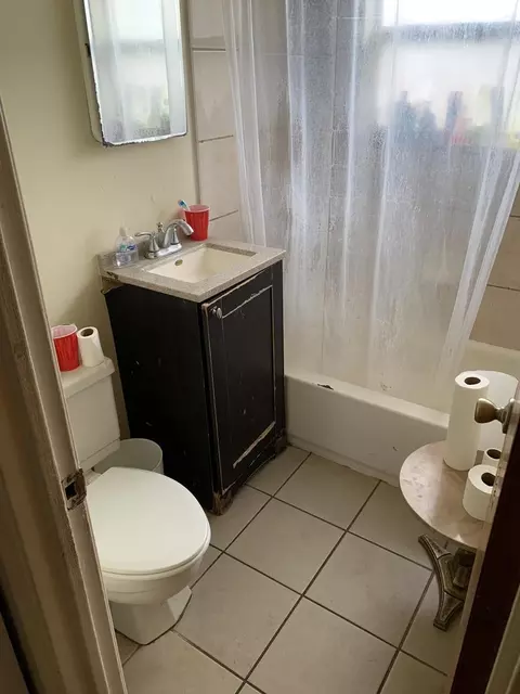 Bath - 2107 Flicker Ln, Rolling Meadows, IL 60008 photo 1 of 1