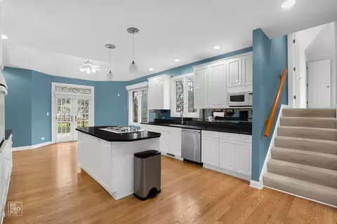 8970 Enclave Dr, Burr Ridge, IL 60527 photo 14