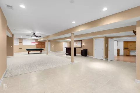 8970 Enclave Dr, Burr Ridge, IL 60527 photo 38