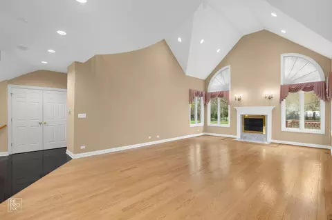 8970 Enclave Dr, Burr Ridge, IL 60527 photo 17