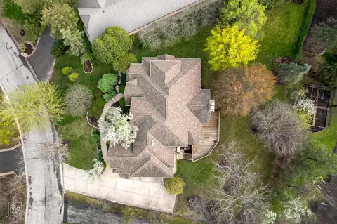 8970 Enclave Dr, Burr Ridge, IL 60527 photo 44