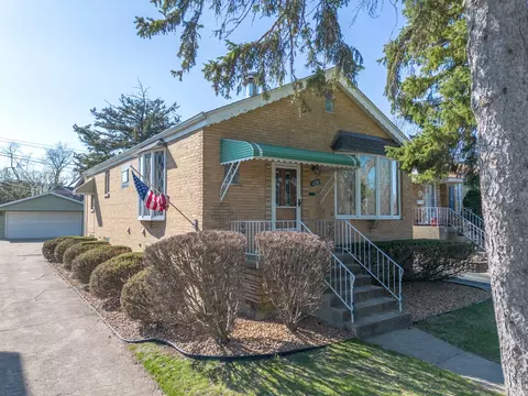 4336 Oak Ave, Lyons, IL 60534
