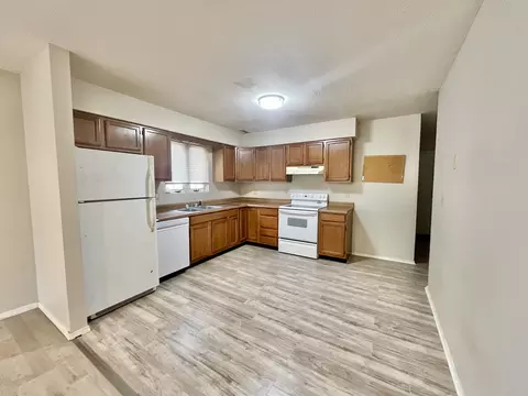708 Douglas St, Bloomington, IL 61701 photo 3