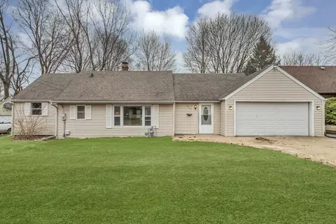 120 Ashley Ave, Rockford, IL 61102