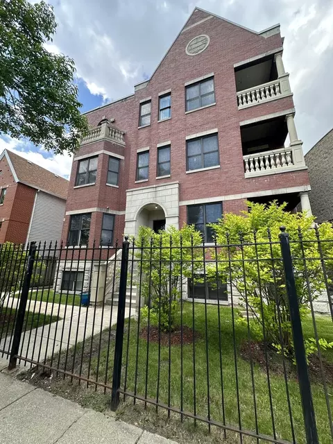 3862 S Lake Park Ave #3S, Chicago, IL 60653