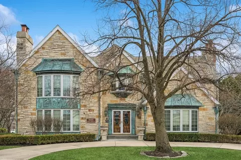 6485 N Tower Ct, Lincolnwood, IL 60712
