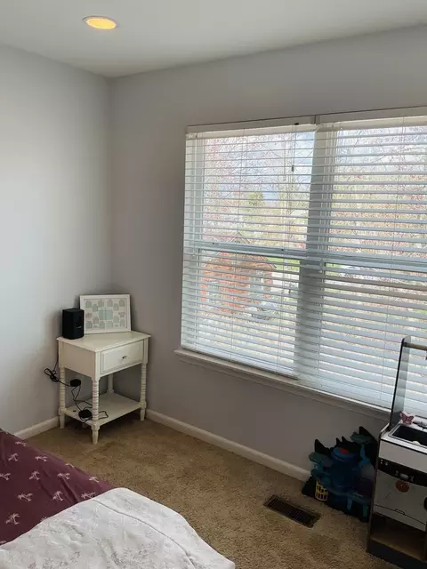 Bedroom - 2425 Birch St, Des Plaines, IL 60018 photo 4 of 4