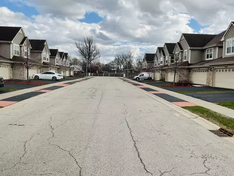 Exterior - 2425 Birch St, Des Plaines, IL 60018 photo 5 of 7