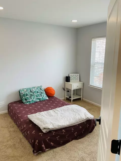 Bedroom - 2425 Birch St, Des Plaines, IL 60018 photo 3 of 4