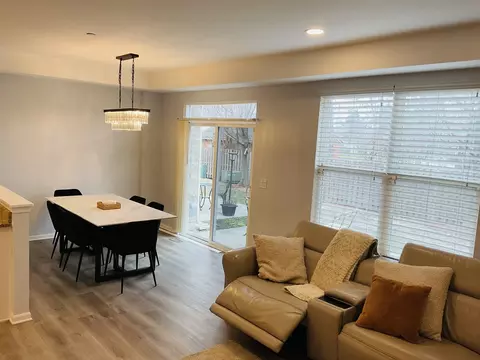 Dining - 2425 Birch St, Des Plaines, IL 60018 photo 1 of 1