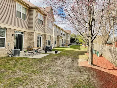 Exterior - 2425 Birch St, Des Plaines, IL 60018 photo 3 of 7