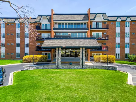 4221 Saratoga Ave #411A, Downers Grove, IL 60515