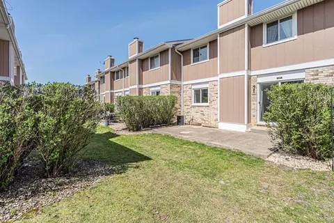 1256 Reading Ct, Wheaton, IL 60189 photo 27