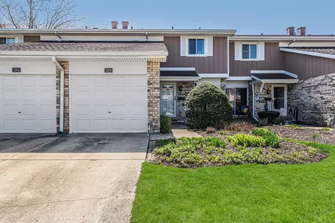 1256 Reading Ct, Wheaton, IL 60189 photo 2