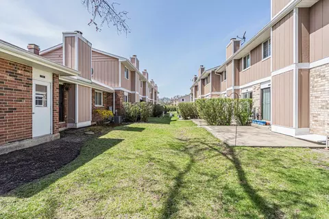 1256 Reading Ct, Wheaton, IL 60189 photo 28