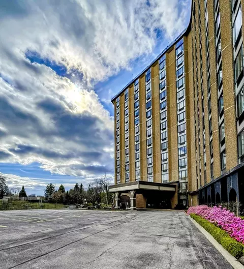 1 Renaissance Pl #1013, Palatine, IL 60067