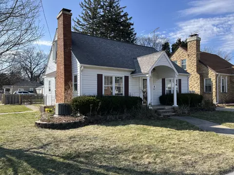 4 N Melrose Ave, Elgin, IL 60123