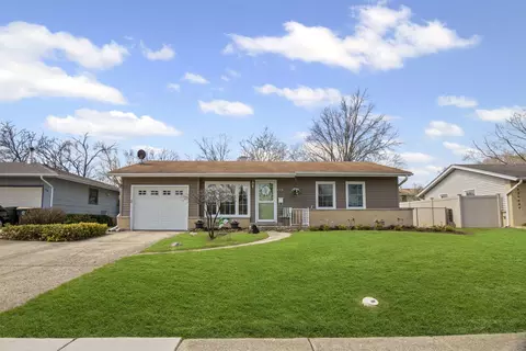 230 Crest Ave, Elk Grove Village, IL 60007