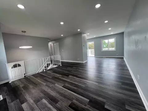 1170 Singleton Dr, Roselle, IL 60172 photo 11
