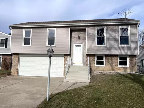 1170 Singleton Dr, Roselle, IL 60172