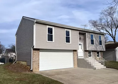 1170 Singleton Dr, Roselle, IL 60172 photo 3