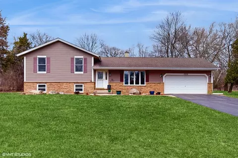 2606 Martin Dr, Spring Grove, IL 60081