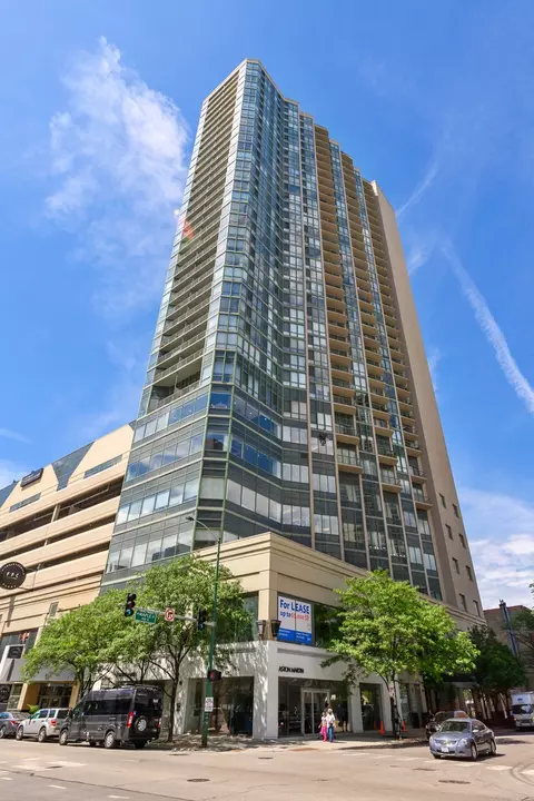 111 W Maple St #3206, Chicago, IL 60610