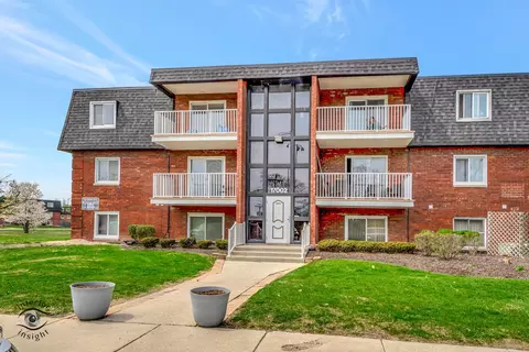 17002 Novak Dr #T108, Hazel Crest, IL 60429