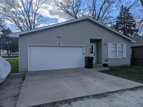 1401 Mittendorf Dr, Champaign, IL 61820
