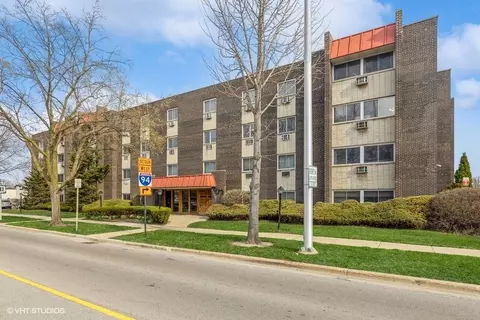 4700 Old Orchard Rd #308, Skokie, IL 60076
