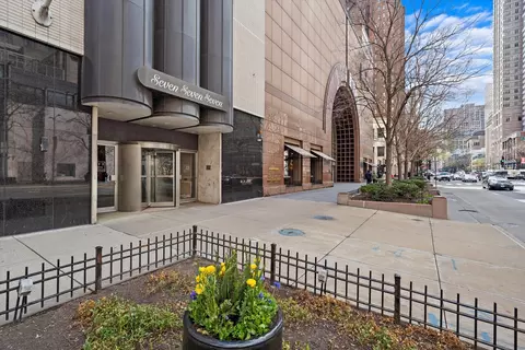 777 N Michigan Ave #3705, Chicago, IL 60611