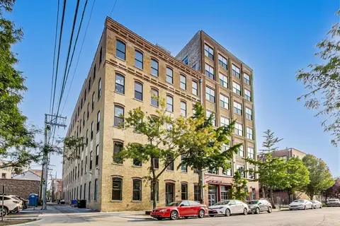 1147 W Ohio St #304, Chicago, IL 60642