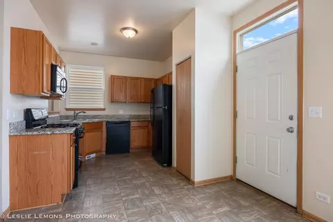 Entry Way - 2125 Union Mill Dr, Aurora, IL 60503 photo 1 of 4
