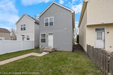 Exterior - 2125 Union Mill Dr, Aurora, IL 60503 photo 3 of 3