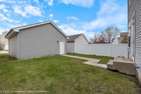 Exterior - 2125 Union Mill Dr, Aurora, IL 60503 photo 2 of 3