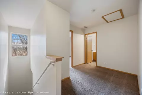 Entry Way - 2125 Union Mill Dr, Aurora, IL 60503 photo 3 of 4