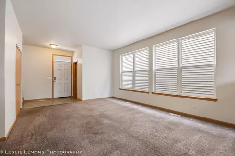 Living - 2125 Union Mill Dr, Aurora, IL 60503 photo 2 of 4