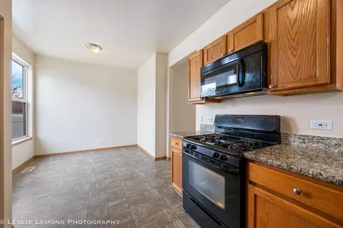Kitchen - 2125 Union Mill Dr, Aurora, IL 60503 photo 3 of 3