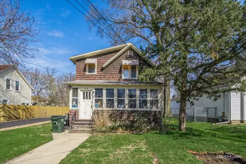 418 N Prairie St, Batavia, IL 60510
