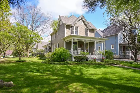617 N West St, Wheaton, IL 60187 photo 3