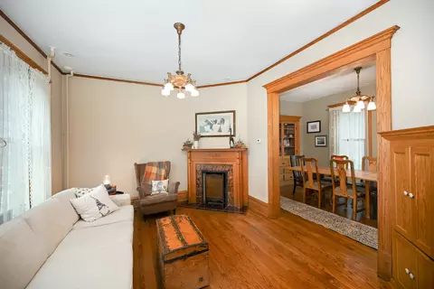 617 N West St, Wheaton, IL 60187 photo 10
