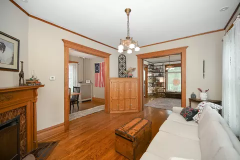 617 N West St, Wheaton, IL 60187 photo 11