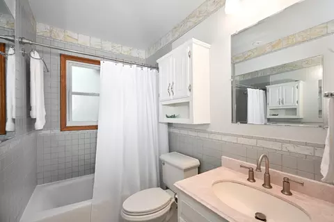 617 N West St, Wheaton, IL 60187 photo 24