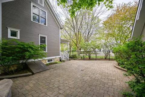 617 N West St, Wheaton, IL 60187 photo 30