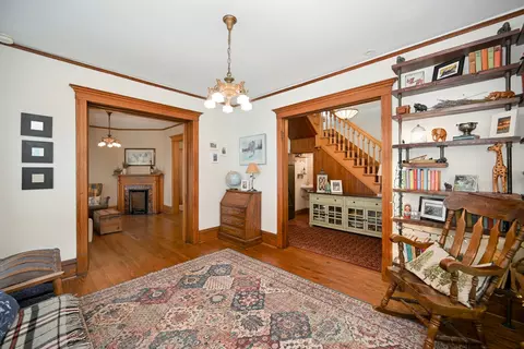 617 N West St, Wheaton, IL 60187 photo 8